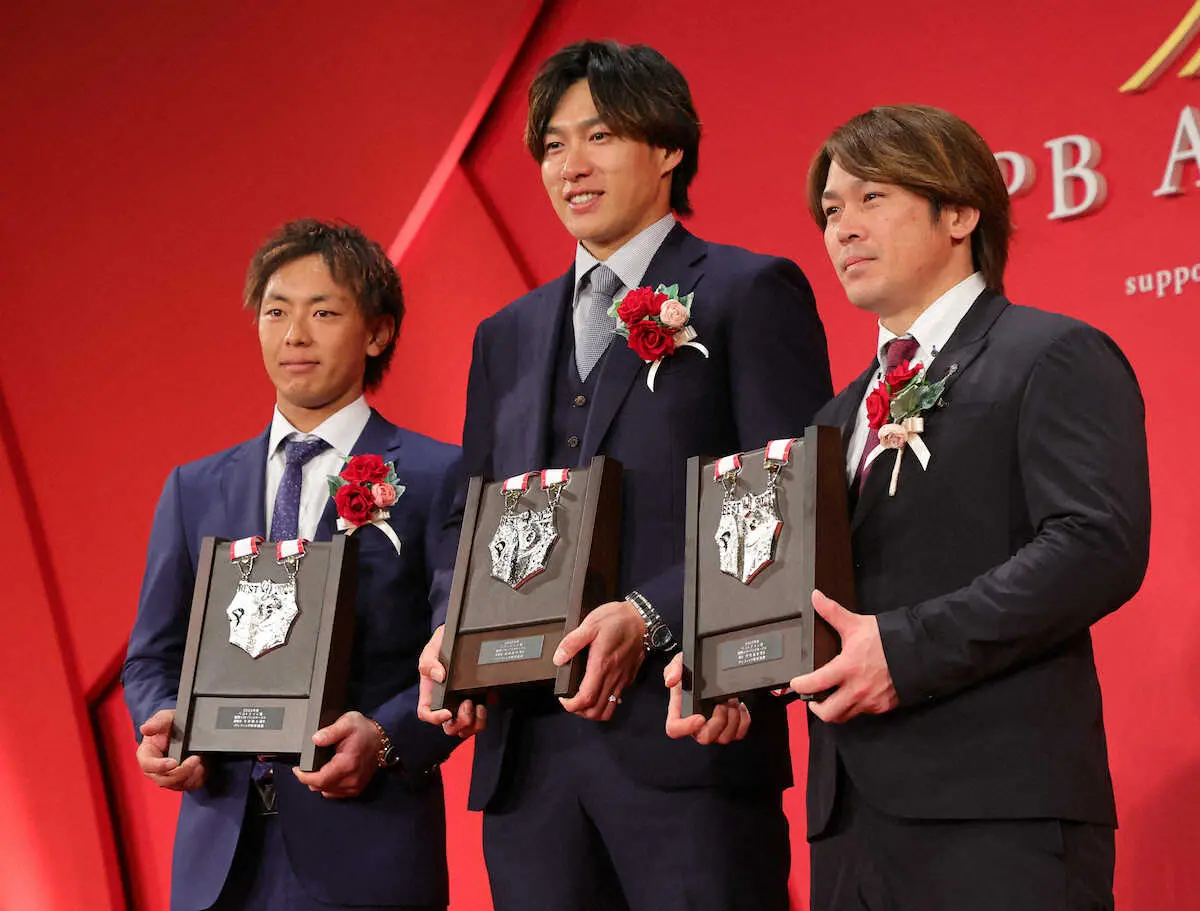 【画像・写真】2年ぶり3度目ベストナイン選出のソフトバンク・甲斐　正捕手死守誓う「すべての試合に出て勝ちたい」