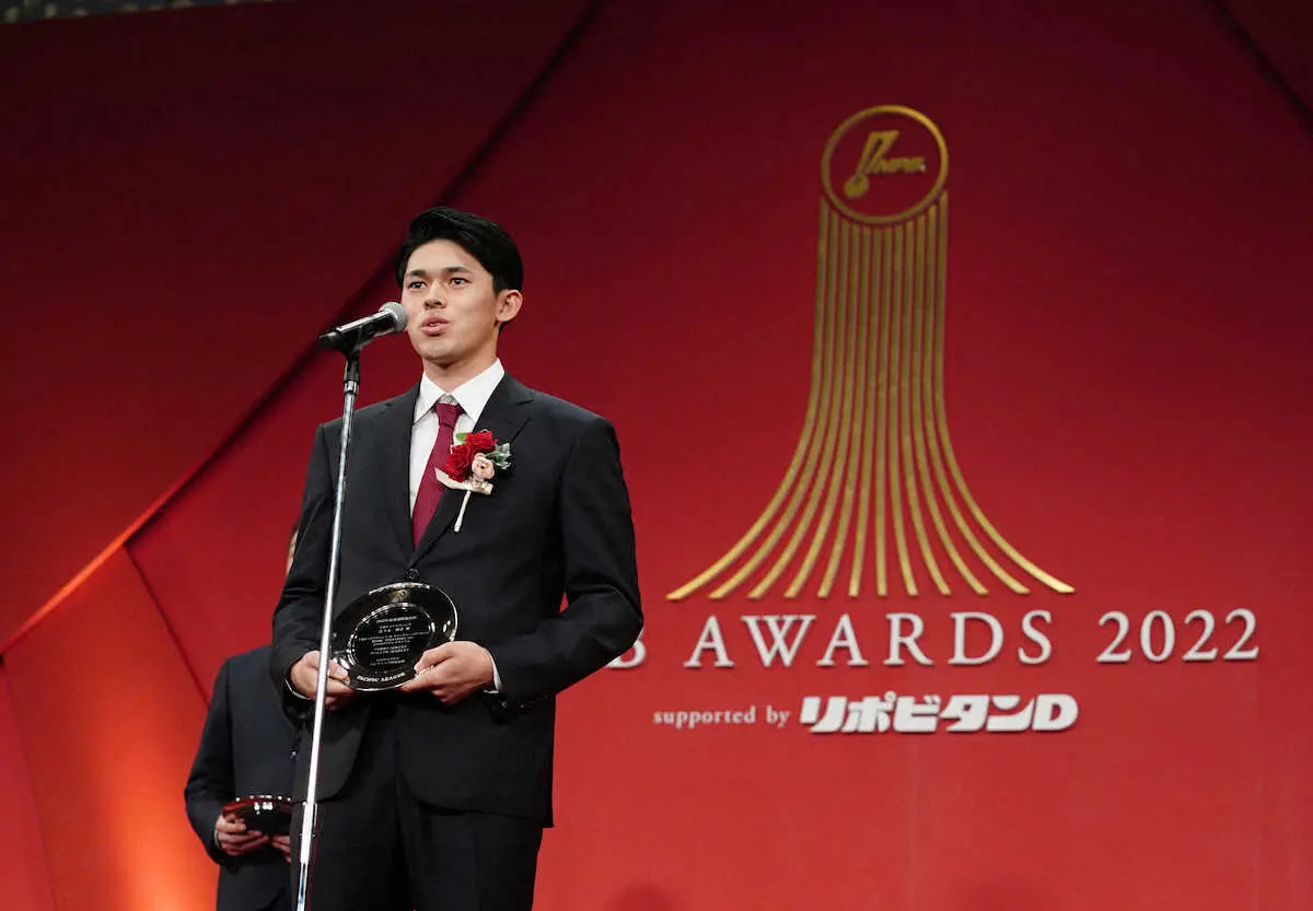 【画像・写真】ロッテ・朗希、来季「タイトル」宣言　規定投球回届かず「もったいなかった」由伸との差埋める