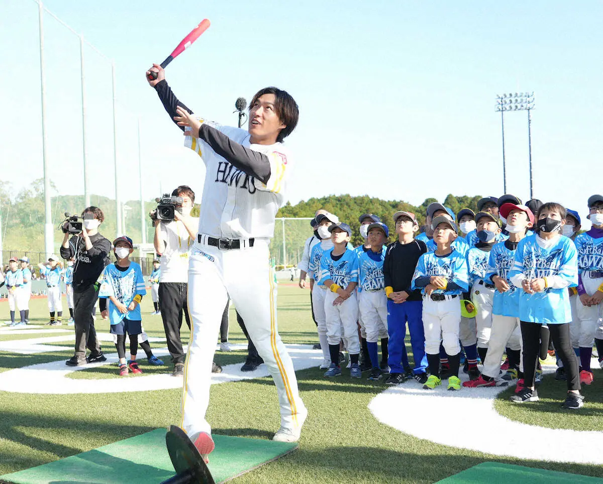 【画像・写真】ソフトB・柳田“侍熱”再燃　サッカーW杯ドイツ戦に興奮!　来春WBCへ「チャンスがあれば」