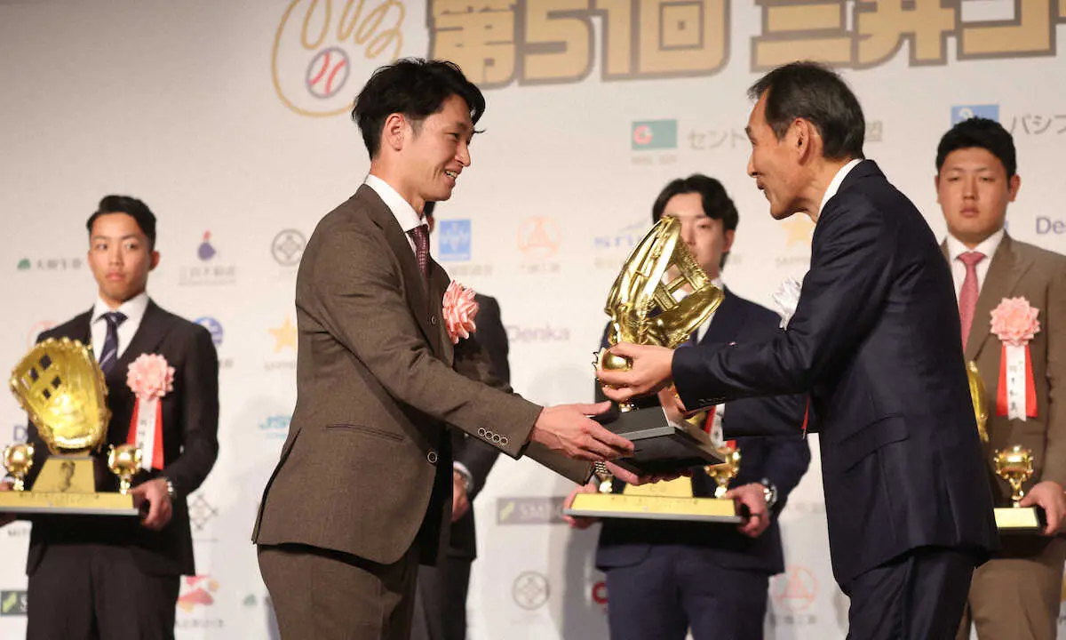 【画像・写真】阪神・近本　極める“守備道”2年連続2度目GG賞に「能力を伸ばしていく」