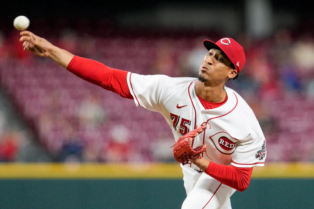 【画像・写真】ヤクルト　3Aで今季5勝の1メートル90右腕・エスピナル獲得