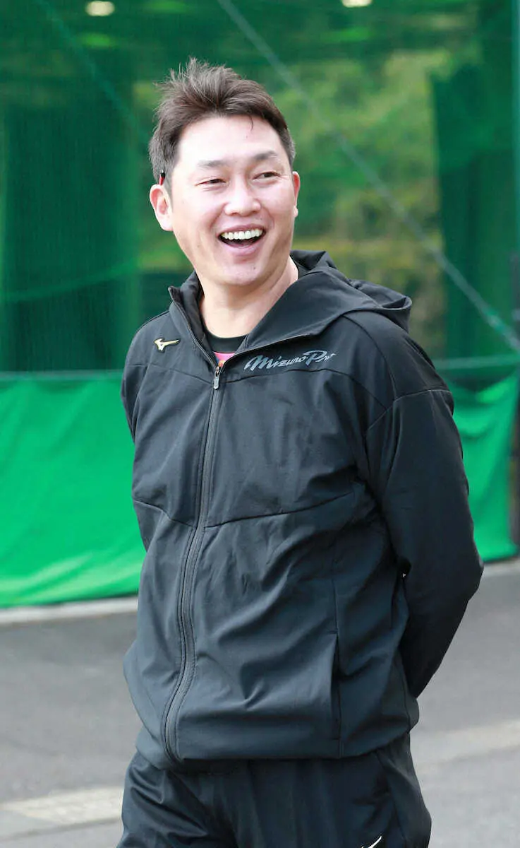【画像・写真】広島・新井監督が新人へ「安心して。12球団イチ、アットホーム」　新入団選手発表会見で挨拶