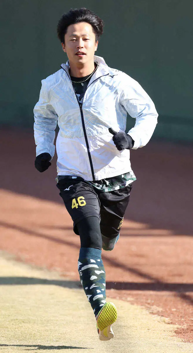 【画像・写真】阪神・島本　岩崎塾で神髄の「駆け引き」学ぶ　「めちゃめちゃ考えながら抑えているのが分かった」