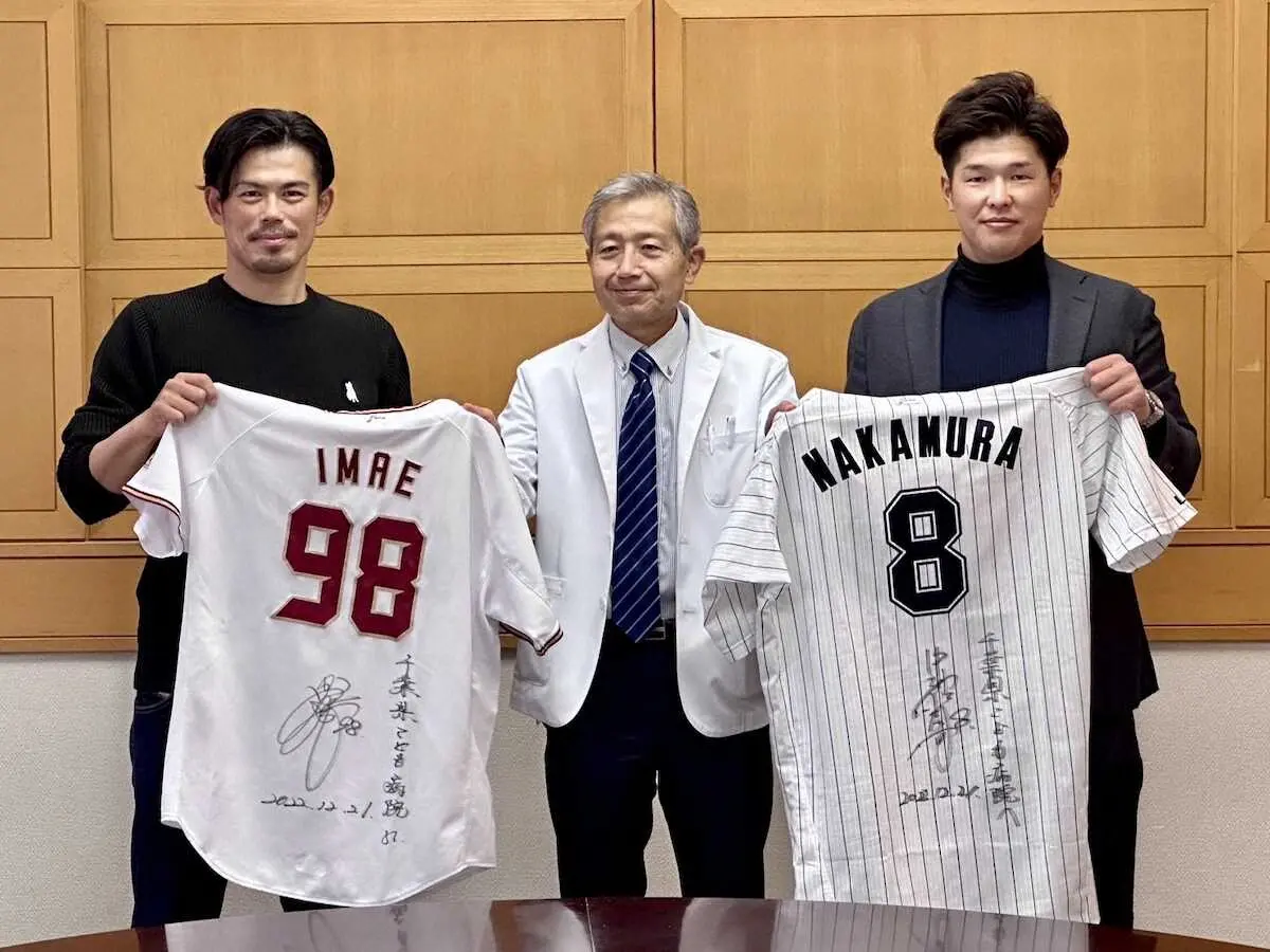 【画像・写真】ロッテ・中村奨、こども病院訪問　楽天・今江コーチに「一緒に行かせてほしい」