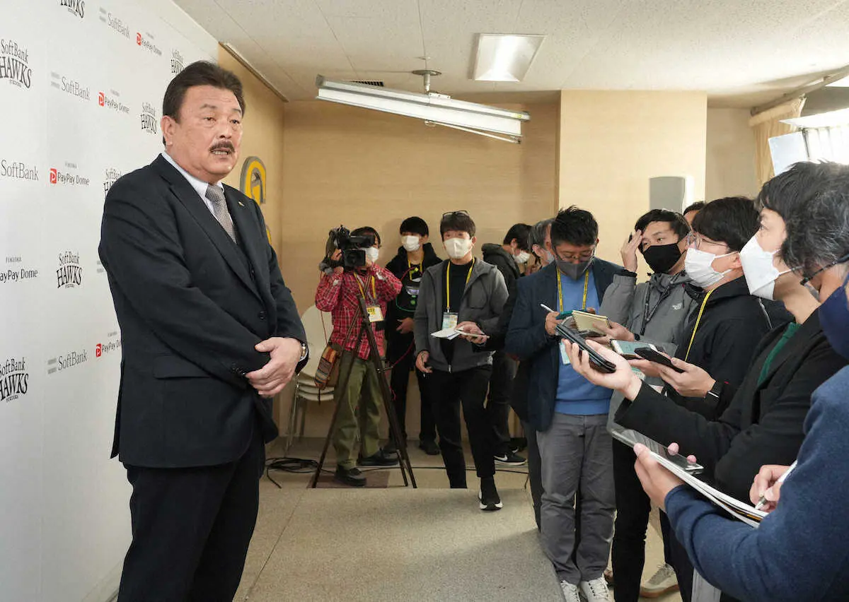 【画像・写真】ソフトバンクが今季スローガン「鷹！鷹！鷹！」を発表　藤本監督「優勝します！」と気合