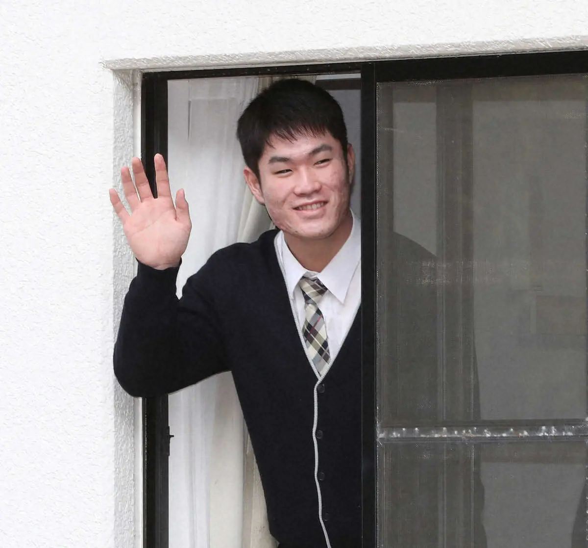 【画像・写真】広島新人10選手が入寮　ドラ2内田は巨大カワウソぬいぐるみと約800キロの大移動