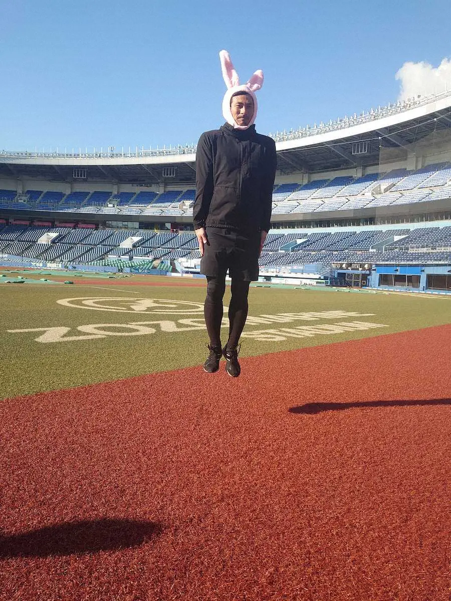 【画像・写真】ロッテ・荻野　今年38歳チーム最年長「去年は離脱が長かったので、1年間通して戦えるように」