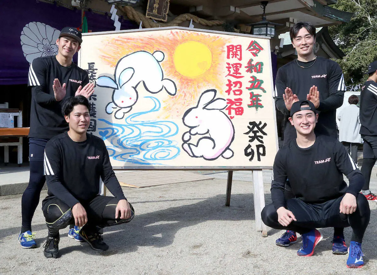 【画像・写真】ソフトB・藤井　モイネロカーブだ！先発転向へ新球習得　「打者がのけぞる感じがある。それが欲しい」