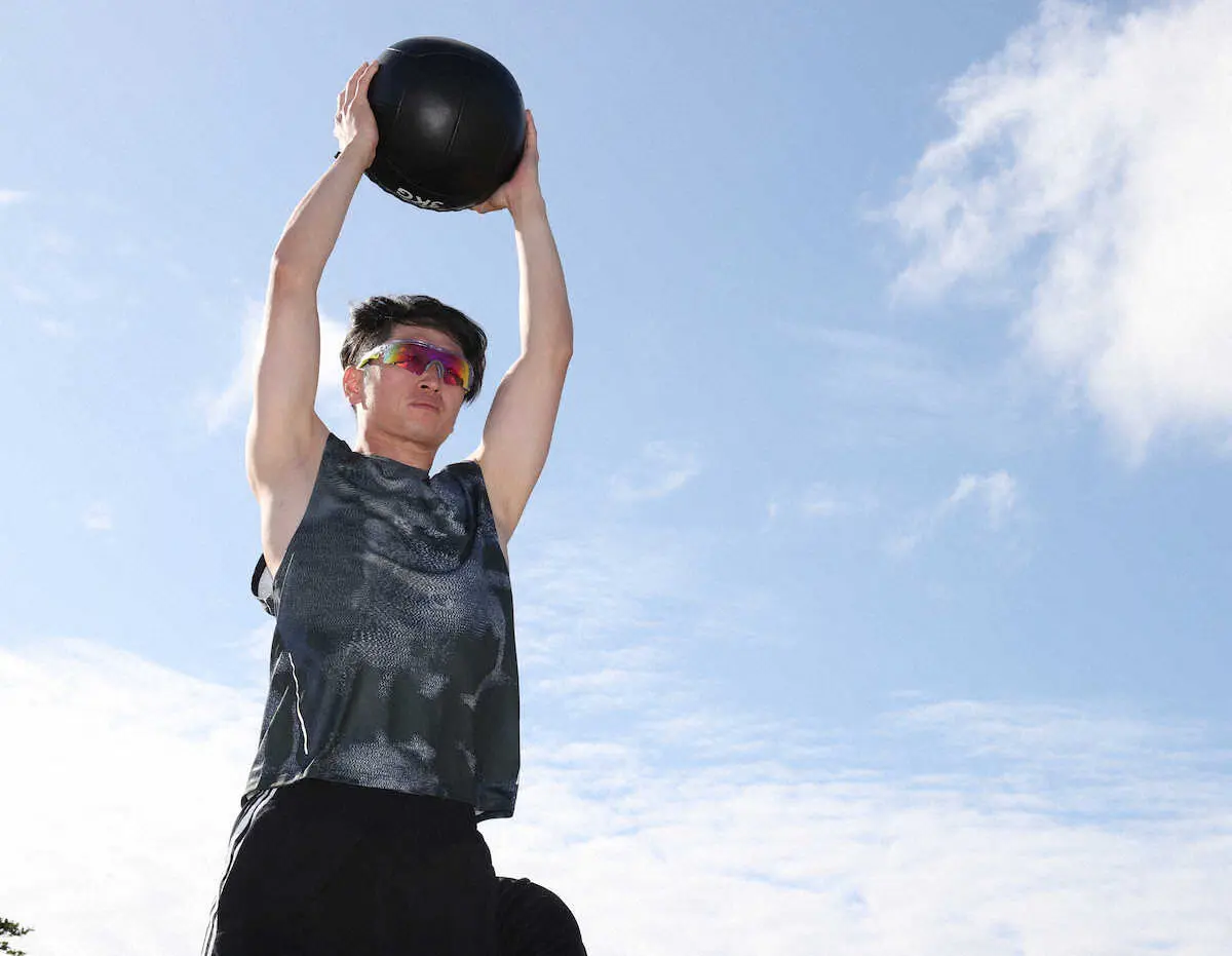 【画像・写真】阪神・近本　今年も沖永良部島からタイトル獲得へ！3年連続自主トレで来訪　島民の歓迎に活躍誓った
