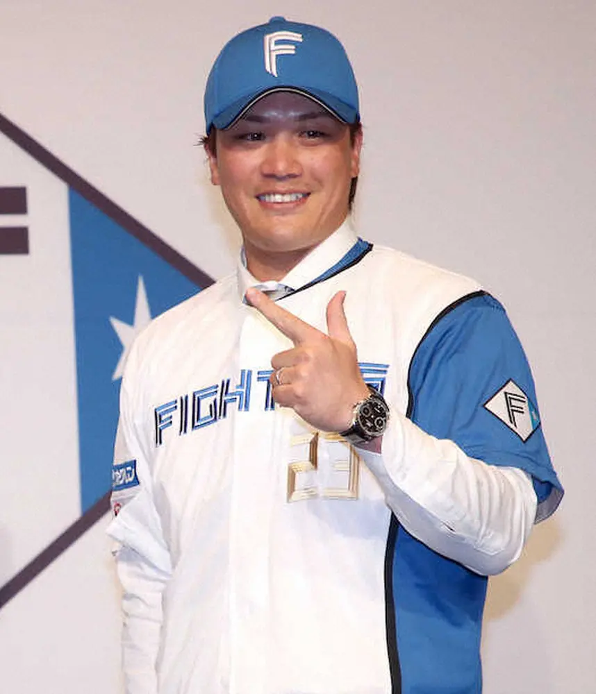 【画像・写真】日本ハム移籍の伏見「僕と組む投手は2桁勝たせたい」　面白いと思った投手は「根本君」