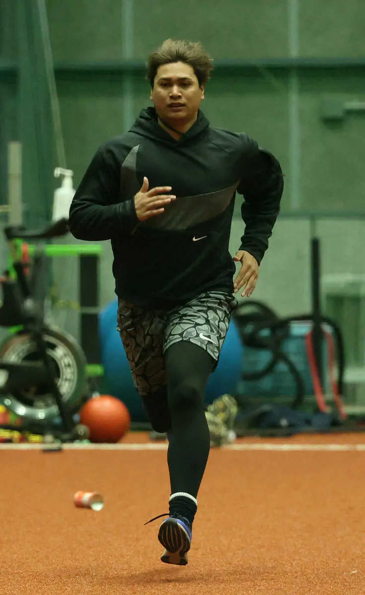 【画像・写真】オリックス・宇田川「いいフォークが投げられそう」宮城とWBC球でキャッチボールで好感触