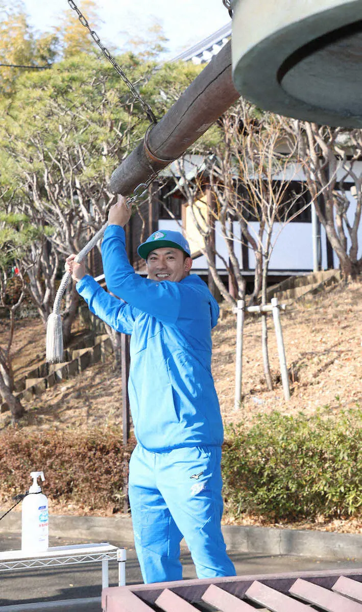 【画像・写真】今季40歳の西武・栗山「開幕スタメンのイメージ持っている」　自主トレ公開