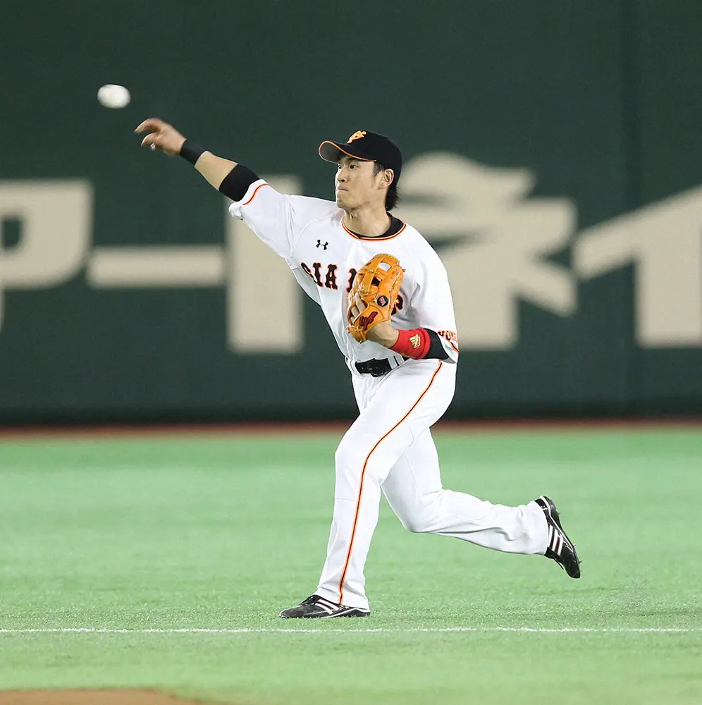 【画像・写真】元西武、巨人の片岡保幸氏　DeNA春季キャンプ臨時コーチ就任