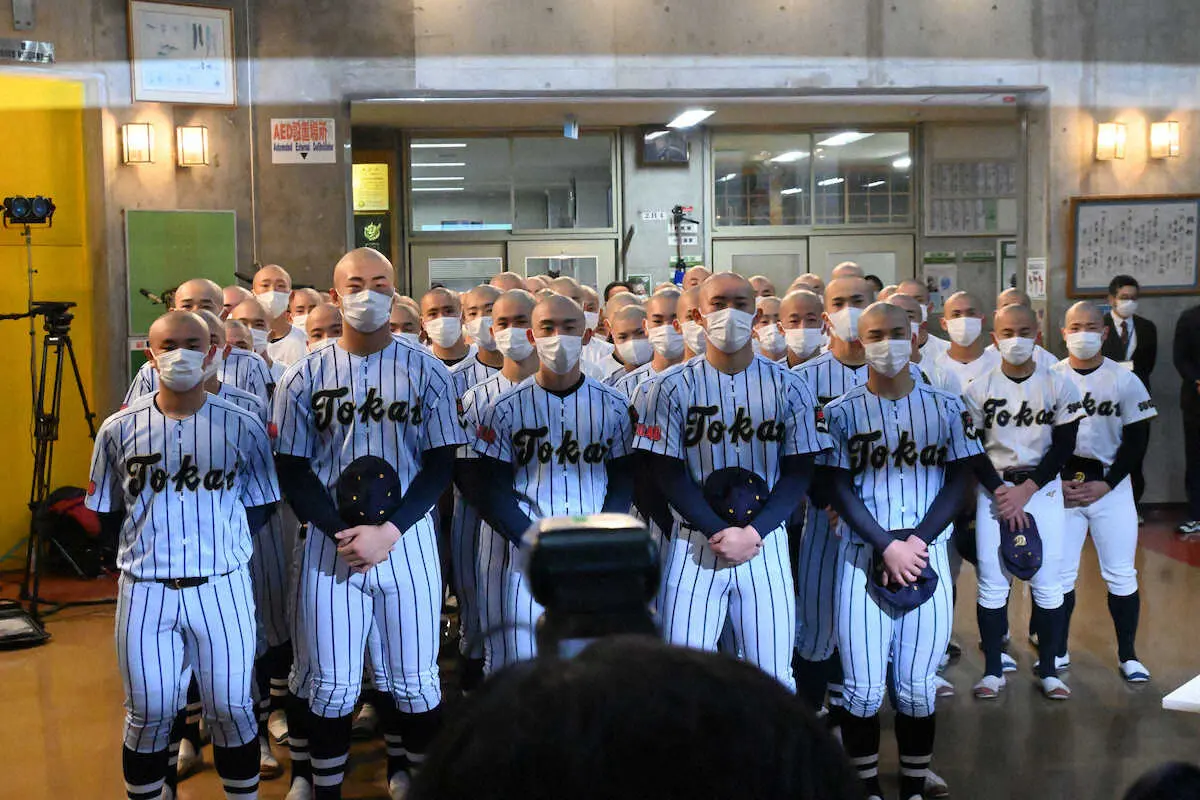 【画像・写真】東海大菅生、決意の五厘刈り　上田監督「アツく行こうぜ」前監督解任もナインは結束