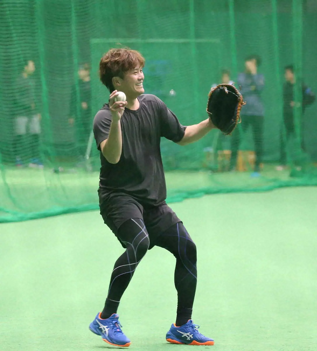 【画像・写真】日本ハム移籍の伏見「とにかくみんなの球を受けたい」　キャンプではブルペンごもり