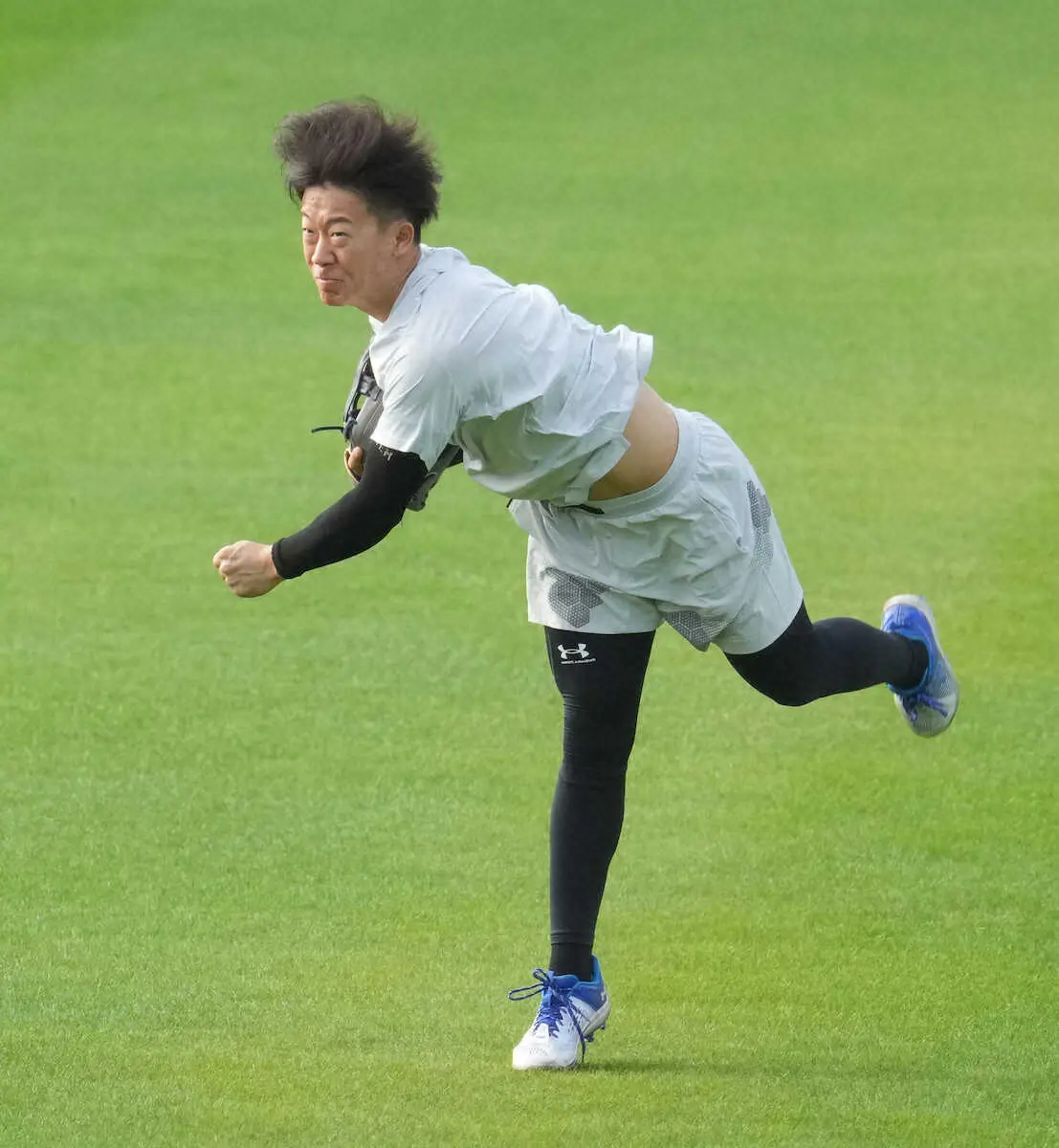 【画像・写真】日本ハム・ドラ1矢沢　レーザービーム！三刀流確立へプロ入り初シートノックで魅せた