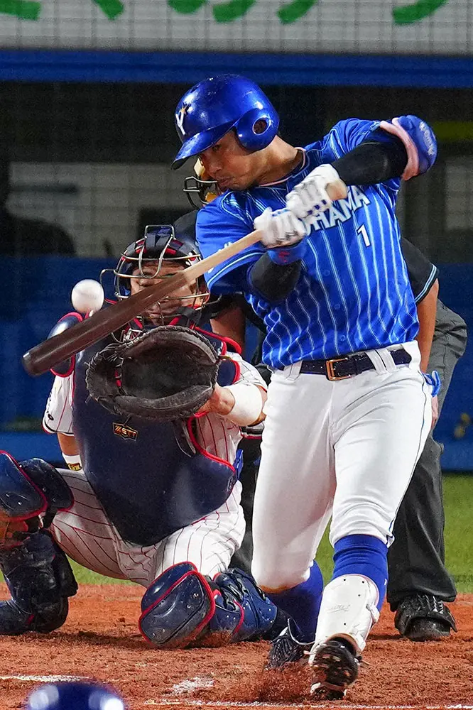 【画像・写真】DeNA・桑原“地面のボールも全部掘り出すぜ打法”で「3割打ちたい」