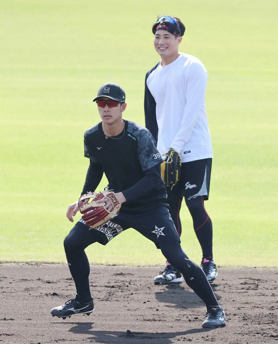 【画像・写真】木浪か小幡か　阪神の正遊撃手争いいざ開戦　岡田監督がハッパ　守備力が勝敗の決め手