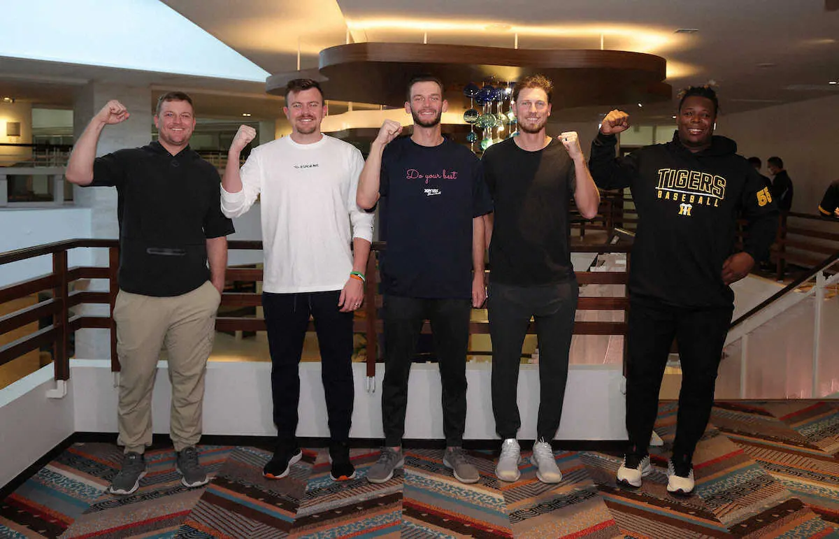 【画像・写真】阪神・岡田監督　「気合入っているんちゃうか」　新外国人ミエセスの沖縄先乗り自主トレを評価