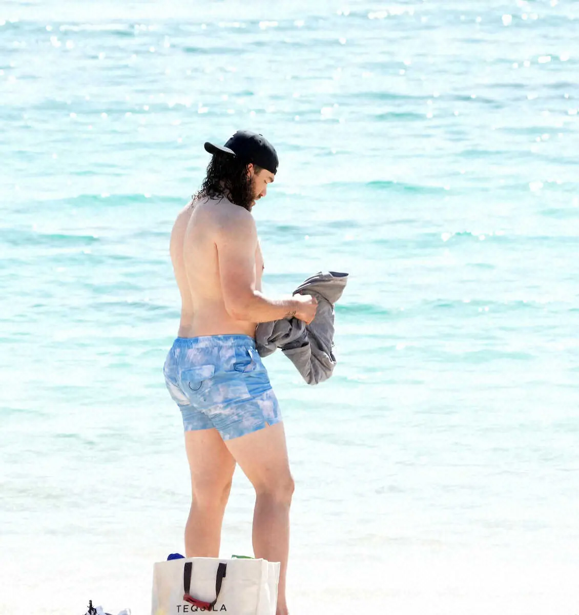 【画像・写真】日本ハム・ポンセ　名護の球場そばのビーチで海水浴「時差ボケを正して、体の調整ができる」