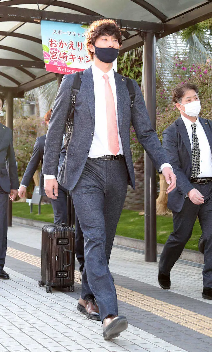 【画像・写真】ソフトB・斉藤和巳コーチ「全員に絶対はない。誰がどうなるか分からない」投手陣にアピール合戦大号令