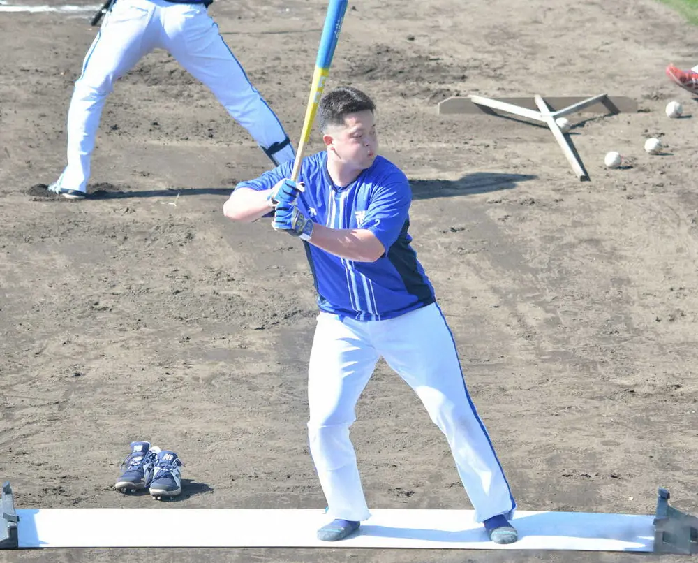 【画像・写真】DeNAキャンプ初日に珍ティー打撃？「スライディングティー」が登場 牧も必死！！