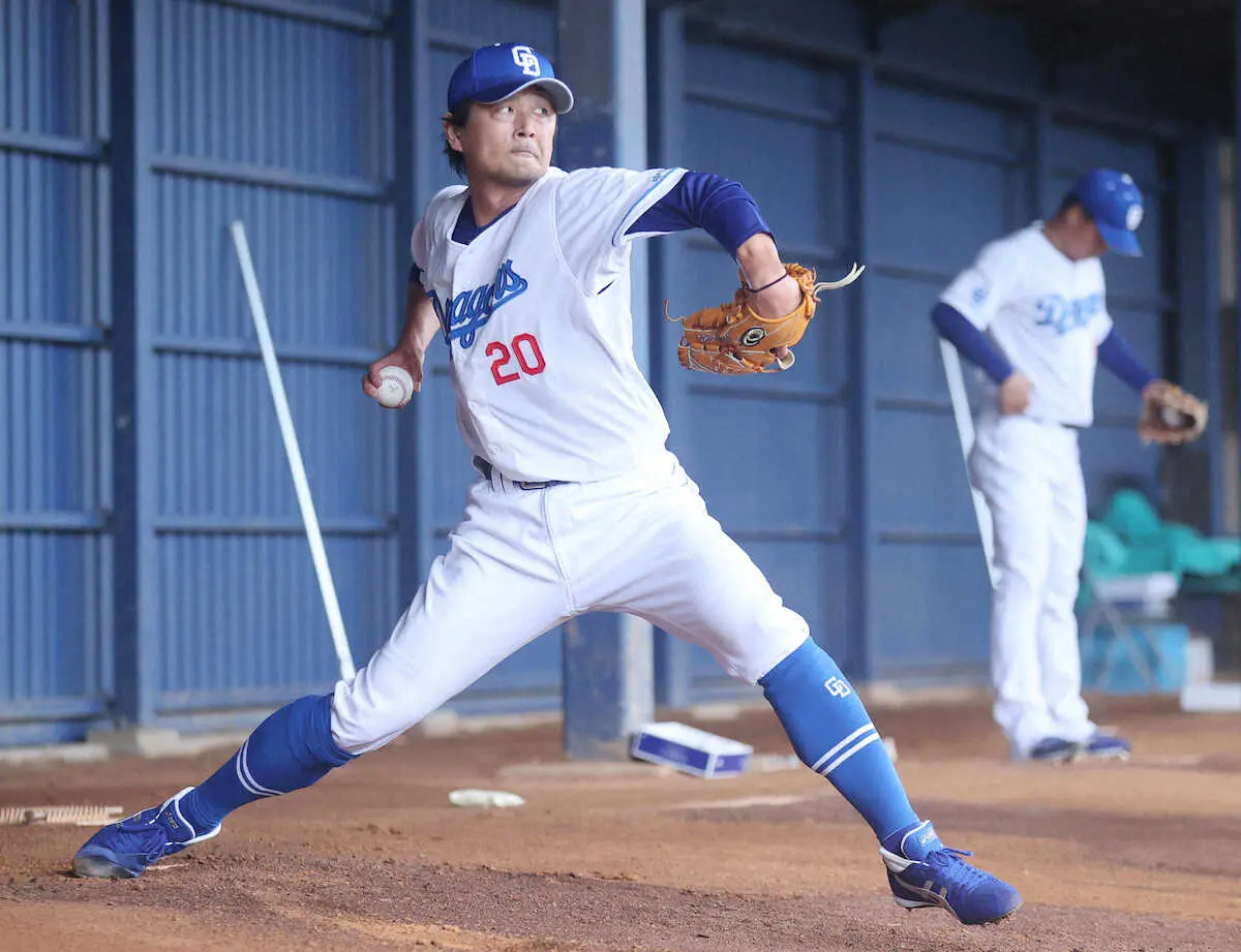 【画像・写真】ダルビッシュが中日キャンプに反応「涌井さん、ユニフォーム似合ってますね」