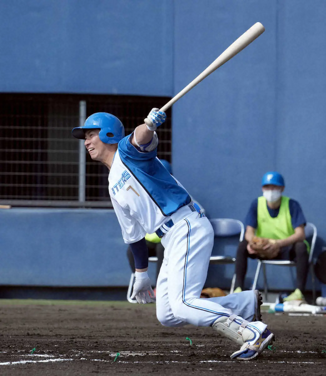 【画像・写真】日本ハム・松本剛が初実戦で2安打　昨季首位打者が貪欲に「意地でも打とうと思っていた」