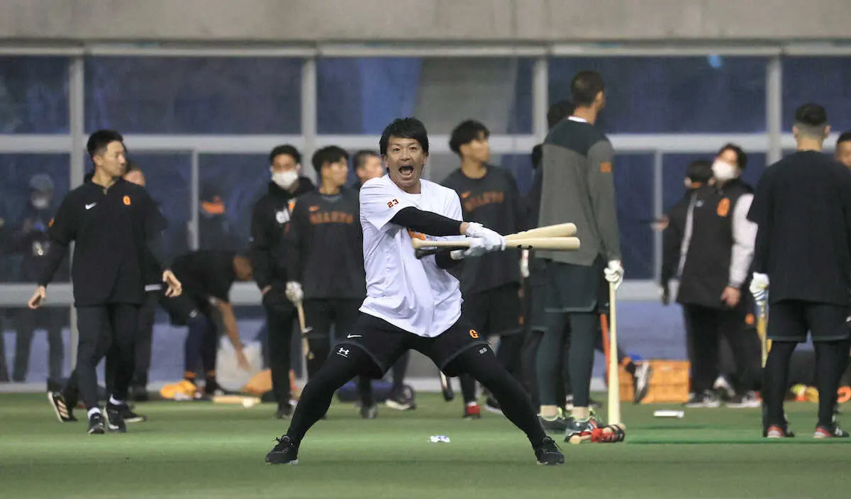 【画像・写真】巨人・松田　柵越えで大声で存在感アピール　“熱男”新天地でもグラウンド内外に熱気