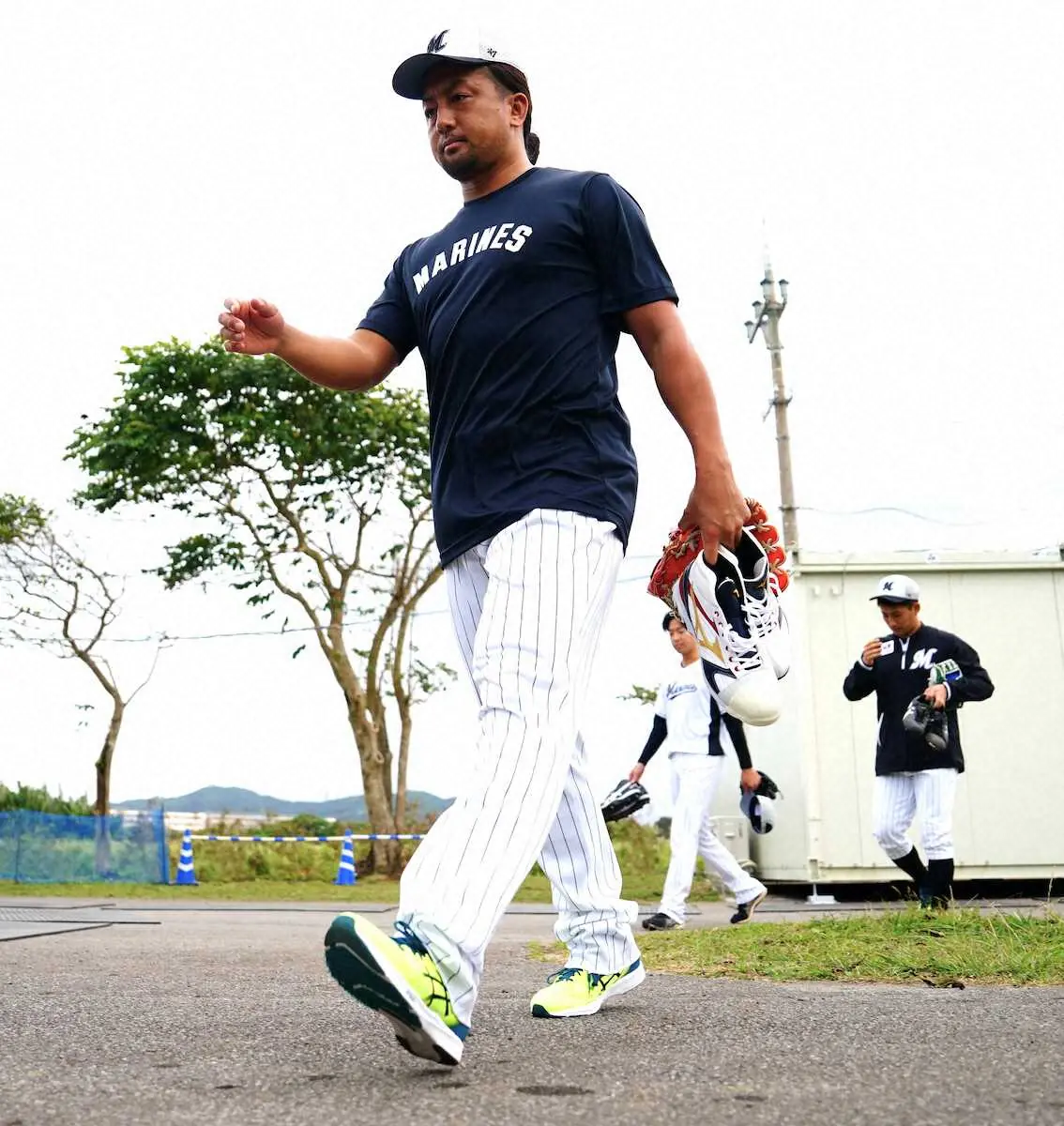 【画像・写真】3年ぶりロッテ復帰の沢村がキャンプ合流　WELCOME　BACKグッズの先行予約販売スタート