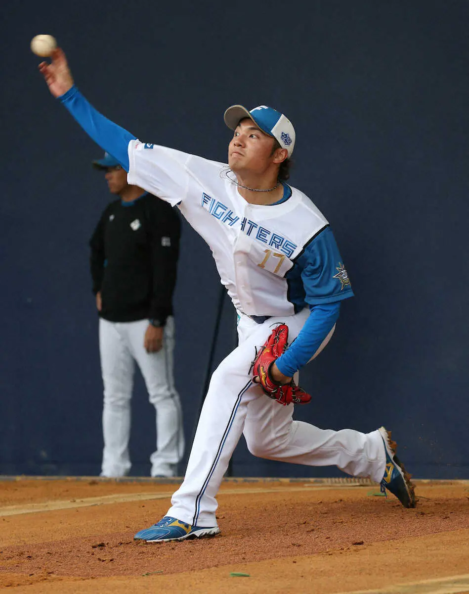 【画像・写真】日本ハム・大海　WBCに向けツーシームに手応え　鶴岡慎也氏を相手にブルペン投球