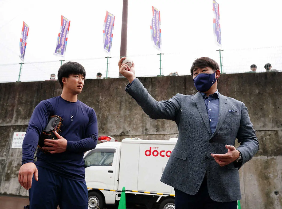 【画像・写真】ヤクルト・ドラ1吉村　松坂氏からスライダーのコツとプロの心得伝授