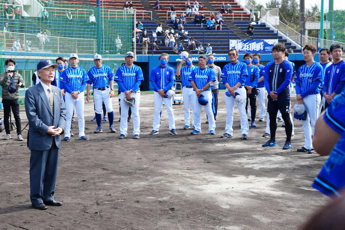 【画像・写真】榊原新コミッショナー　ヤクルト・村上と対面「自信にあふれている」