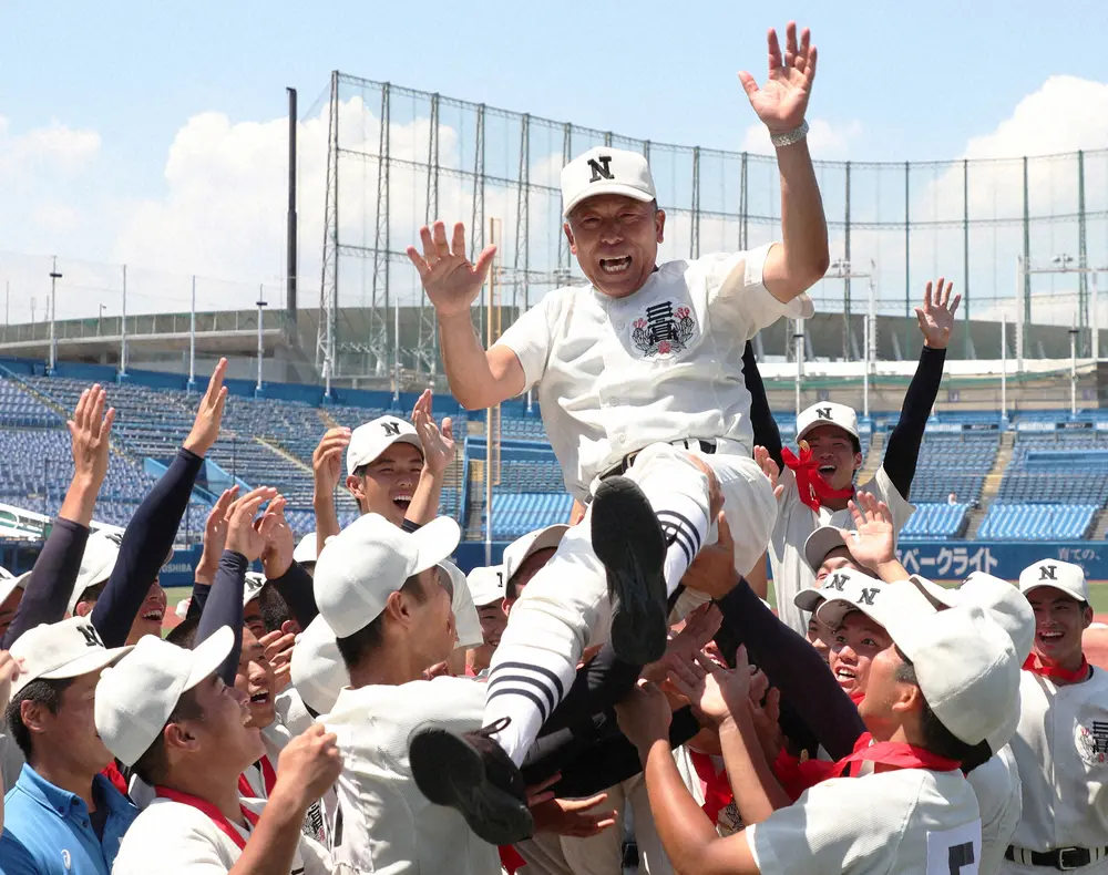 【画像・写真】日大三・小倉全由監督が勇退　甲子園通算37勝、全国制覇2度の名将　選手たちへの最後の言葉は