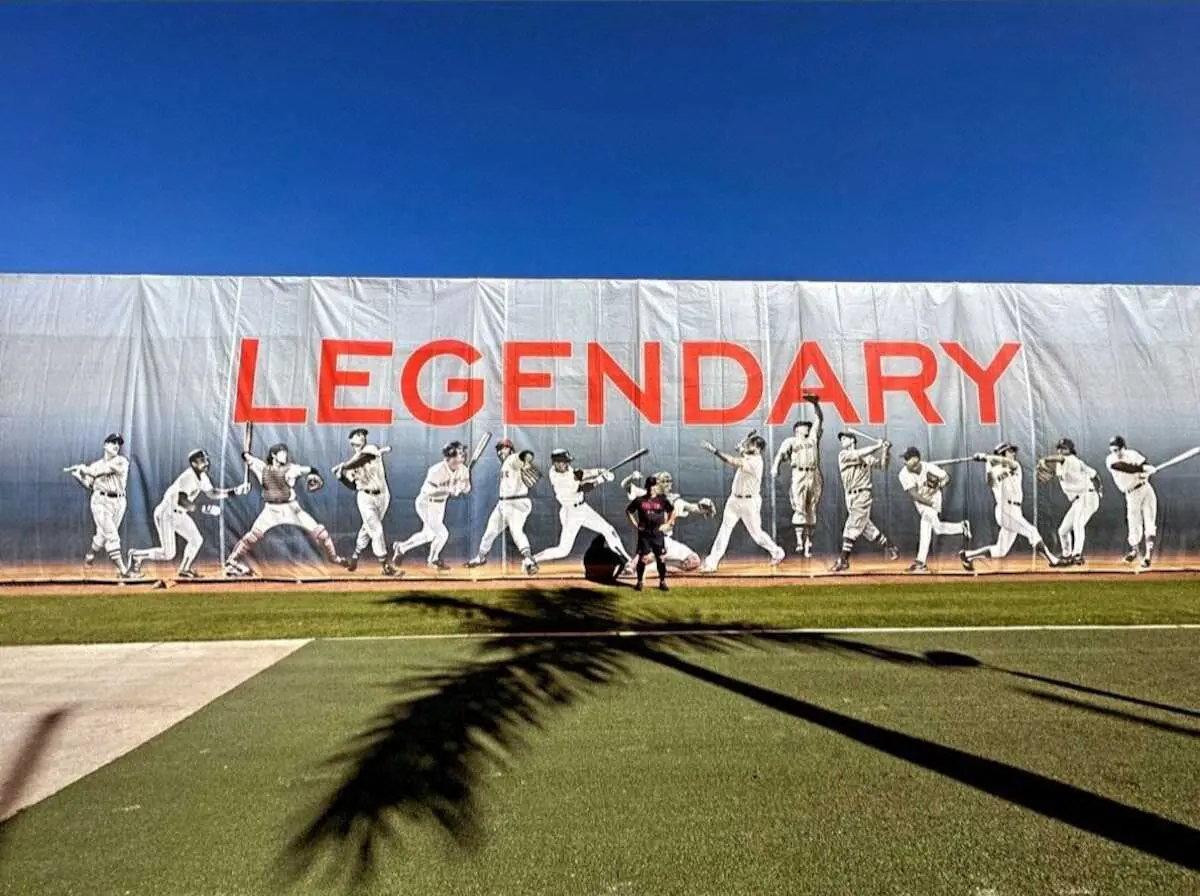 【画像・写真】レッドソックス吉田　インスタで打撃の様子を公開　「伝説的な」壁面の前で写真も