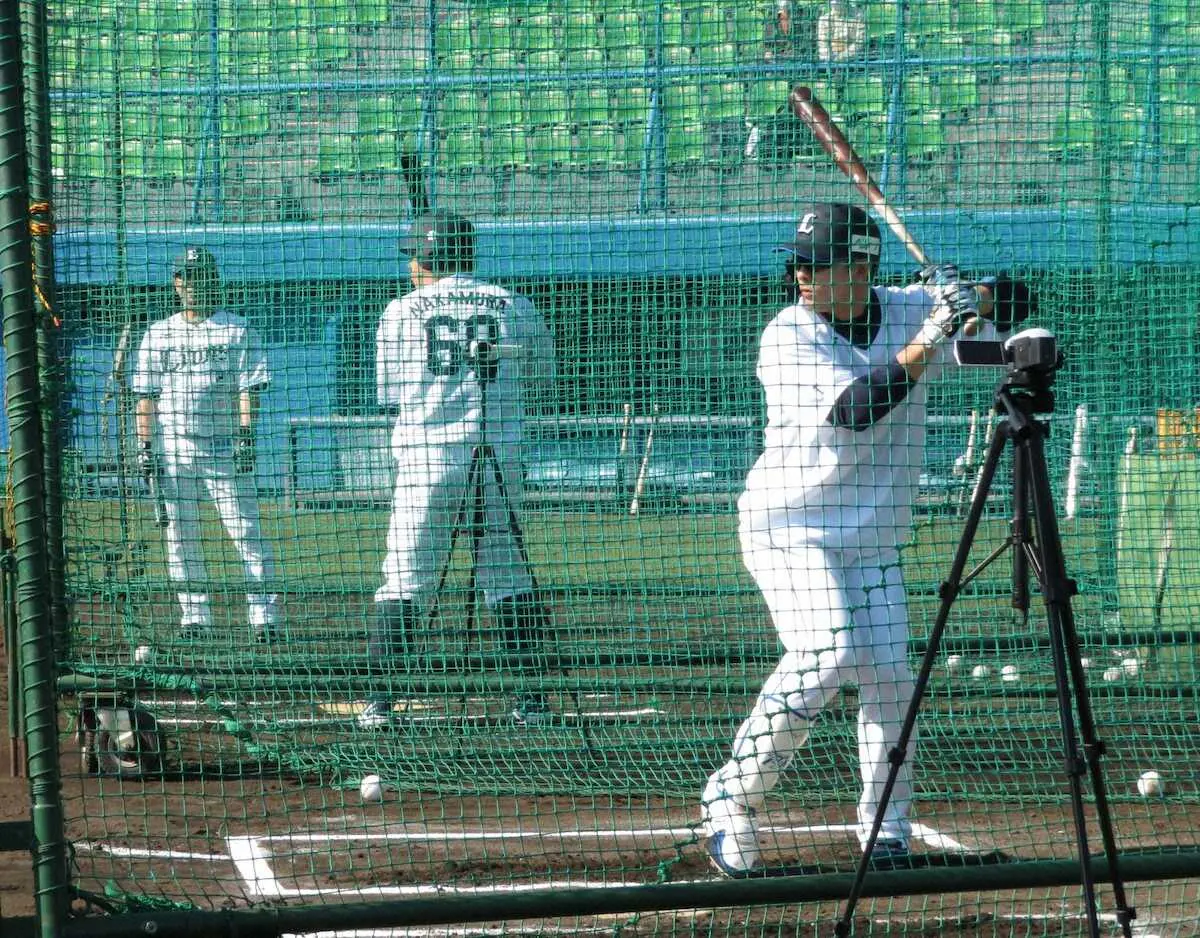 【画像・写真】西武　中村、栗山、増田　高知2軍キャンプで順調な調整