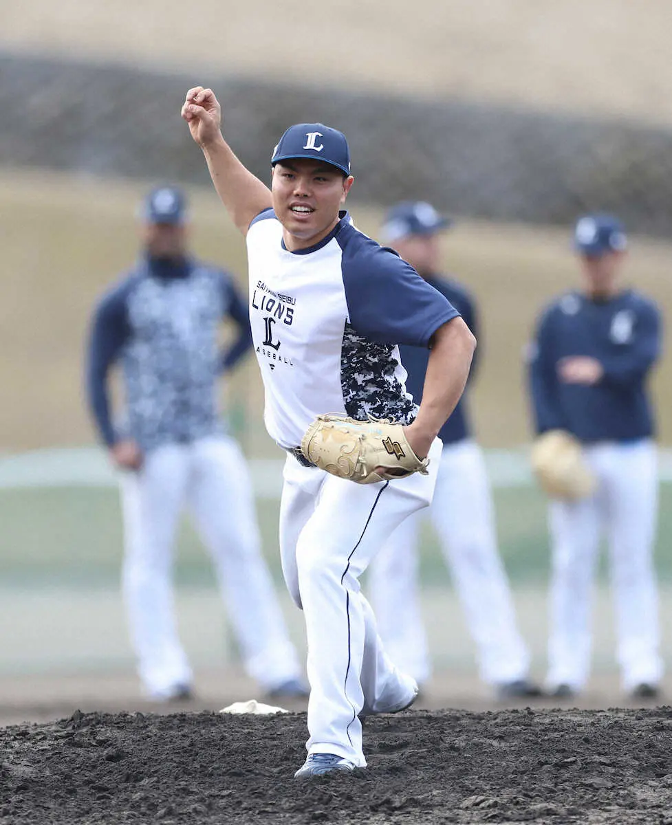 【画像・写真】西武・平良が結婚　先発転向へ新妻と二人三脚、交際2年TDLで“ド直球”プロポーズ