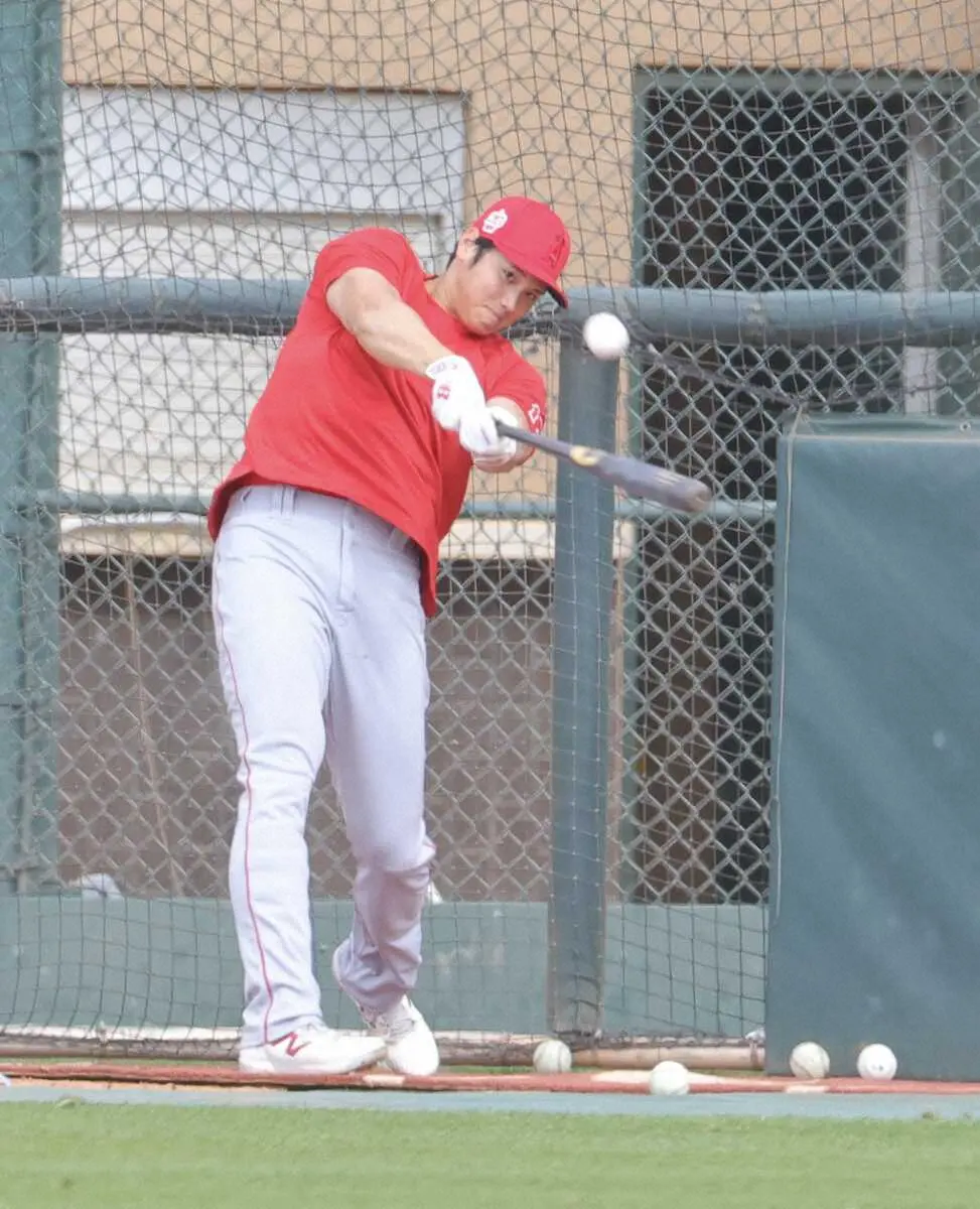 【画像・写真】大谷　二刀流調整で万全　フリー打撃で26スイングし圧巻の柵越え12本