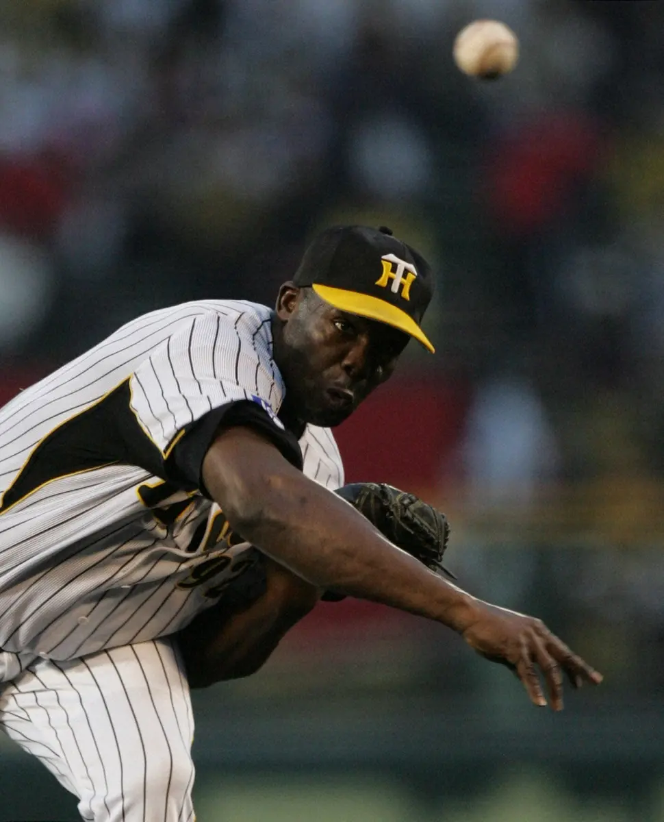 【画像・写真】エステバン・ジャンの豪快な投球フォーム