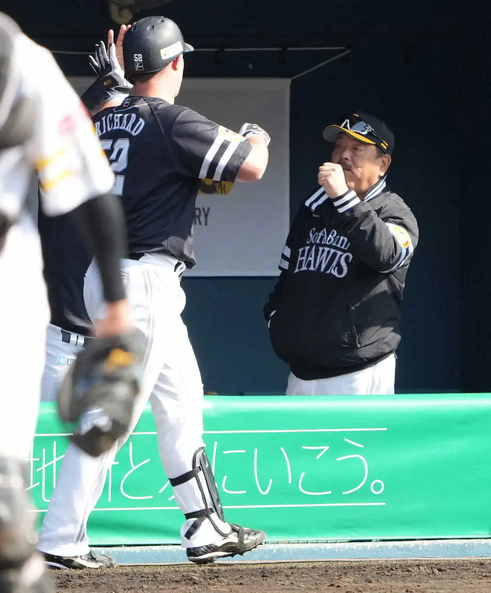 【画像・写真】ソフトバンク・藤本監督が2度目の紅白戦で競争期待　B組から上林、野村大が出場予定