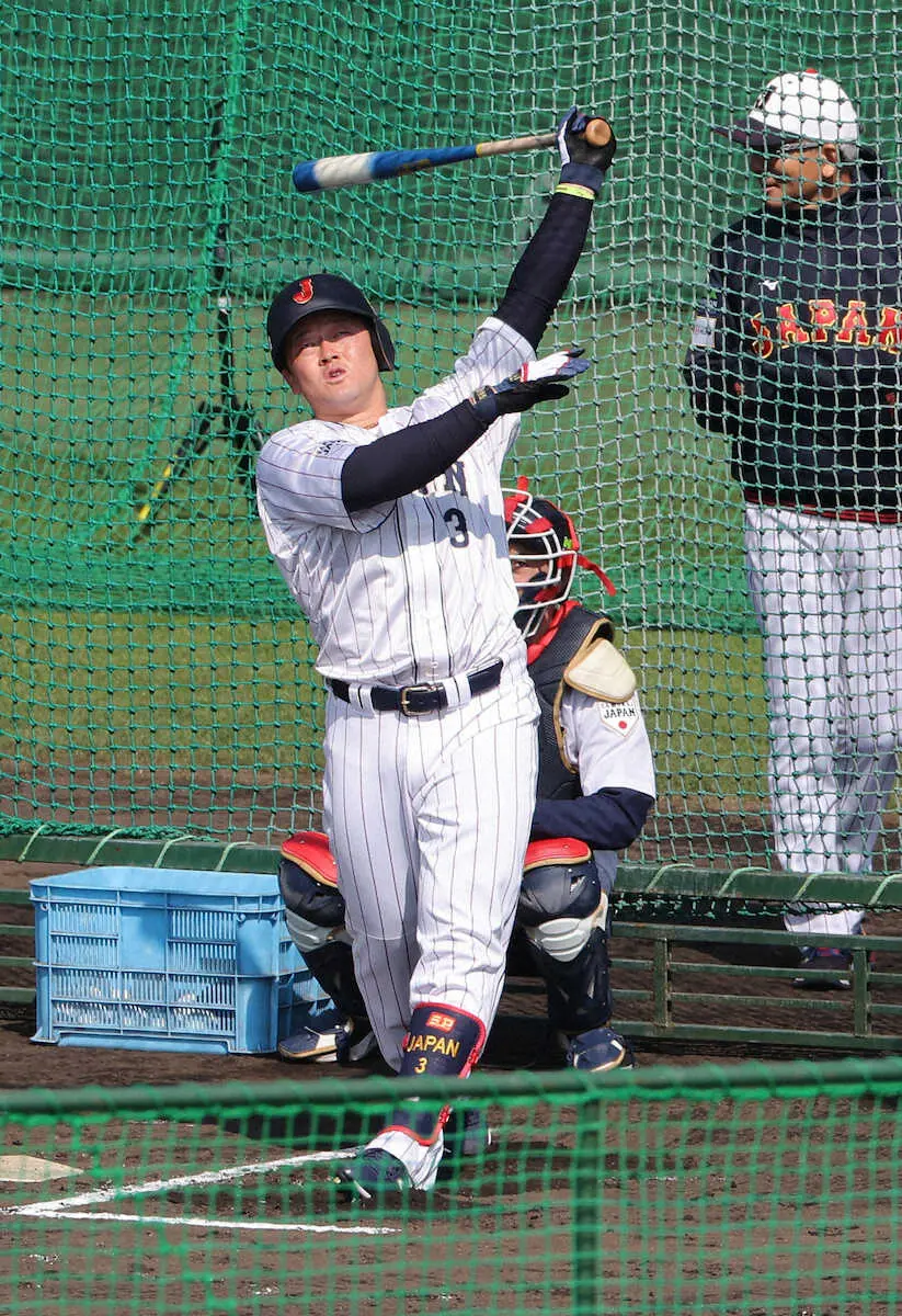 【画像・写真】侍・牧　三塁守備も視野「出られるところがあれば出て結果を出したい」