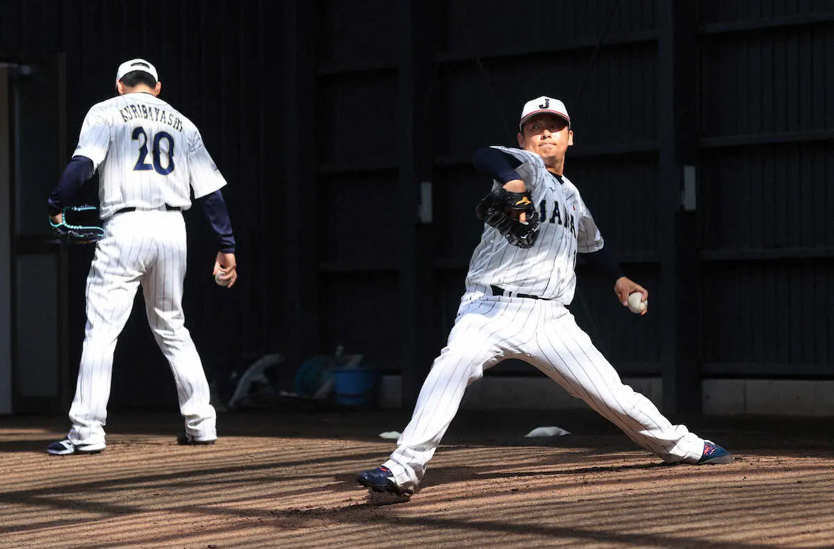 【画像・写真】侍守護神候補2人が初日からブルペン入り　栗林「ワクワク」松井裕「マインドから」