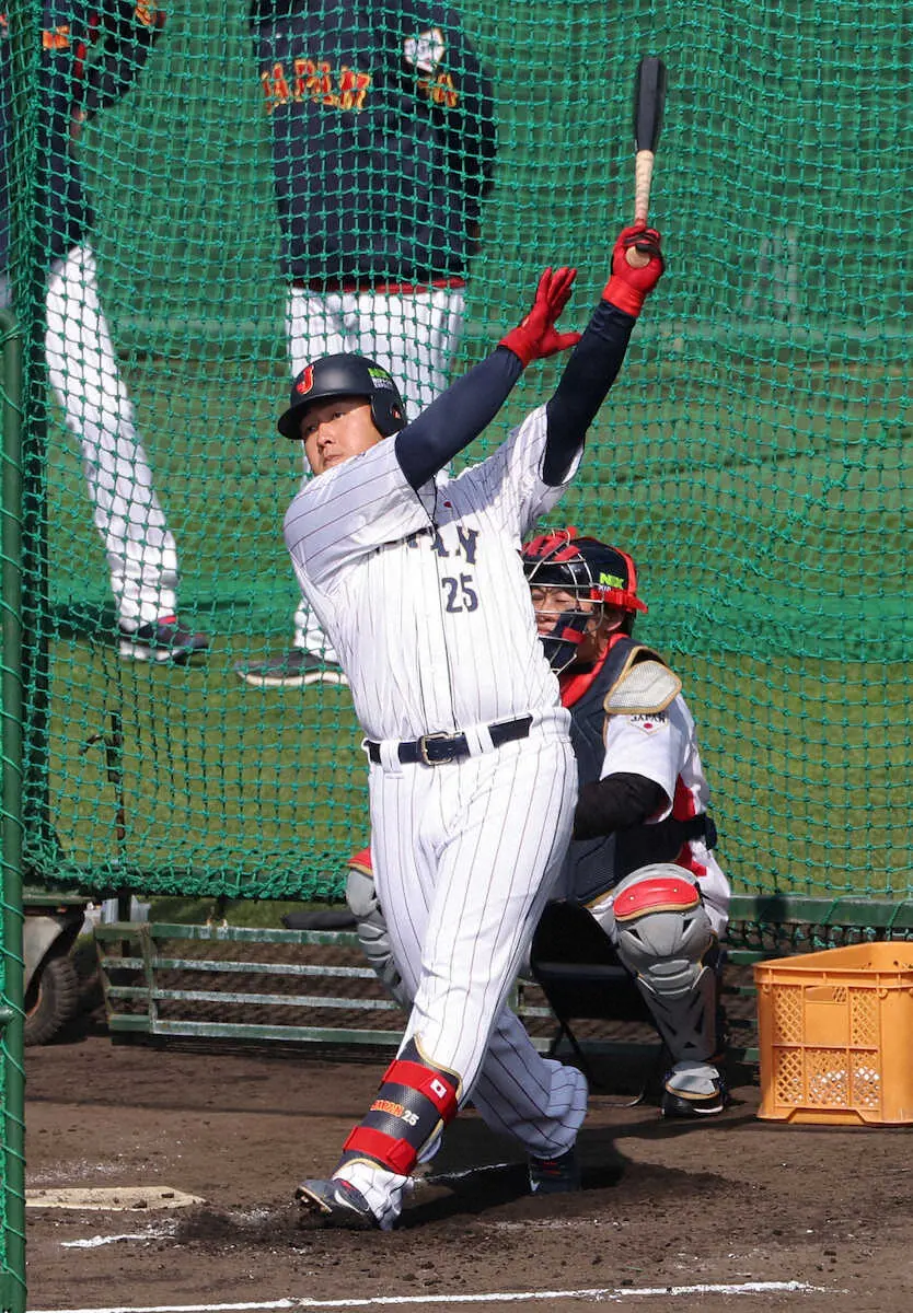 【画像・写真】侍・岡本が豪快13発　村上、山川と同組で「凄いバッターの中で打たせてもらって良かった」