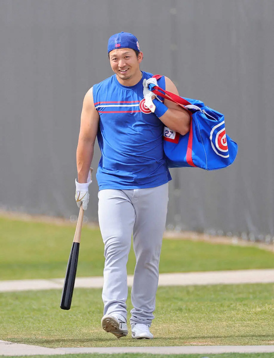 【画像・写真】カブス鈴木がキャンプ施設で自主トレ