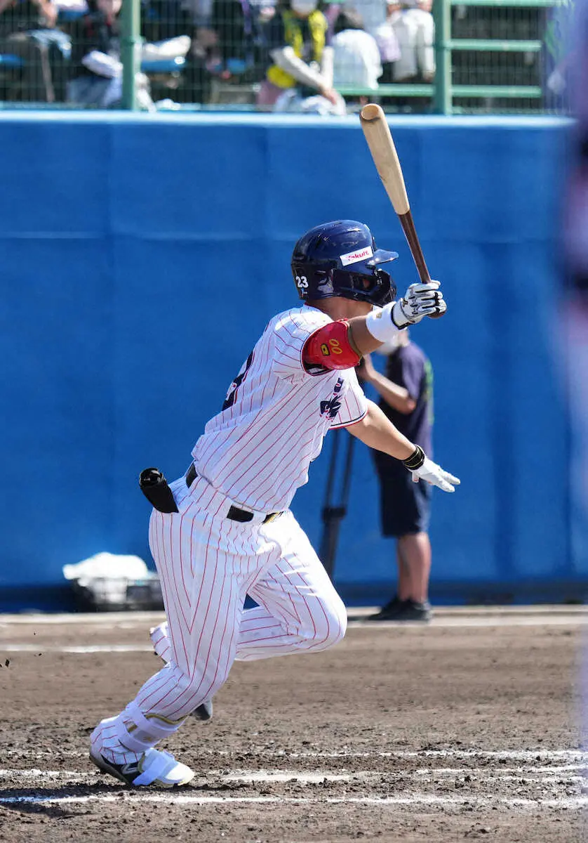 【画像・写真】ヤクルトのベテラン青木が実戦2試合目で今季初安打　種市から左翼線二塁打