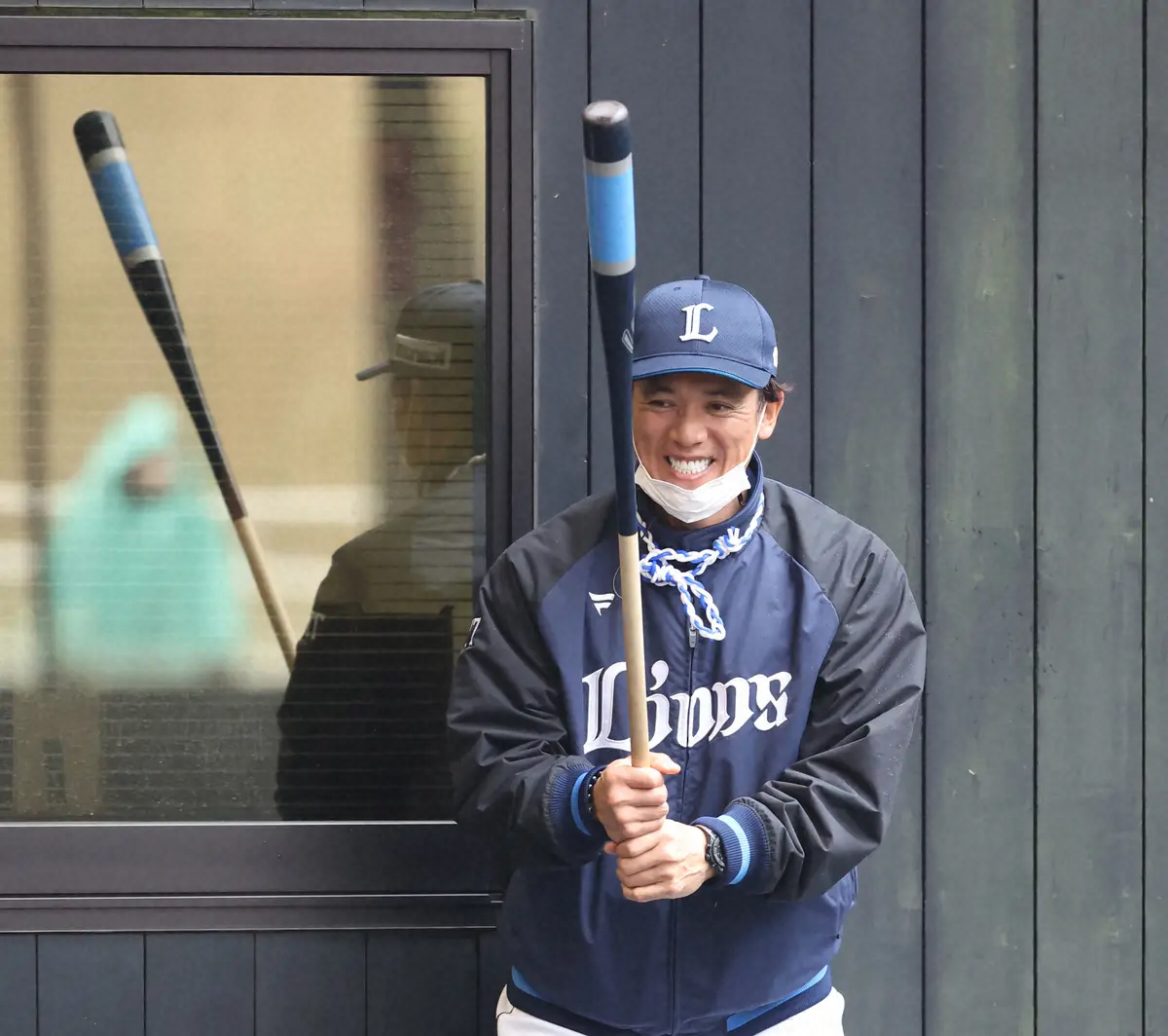 【画像・写真】西武　宮崎・南郷キャンプ最終日の23日　初のサインボール投げ入れ実施