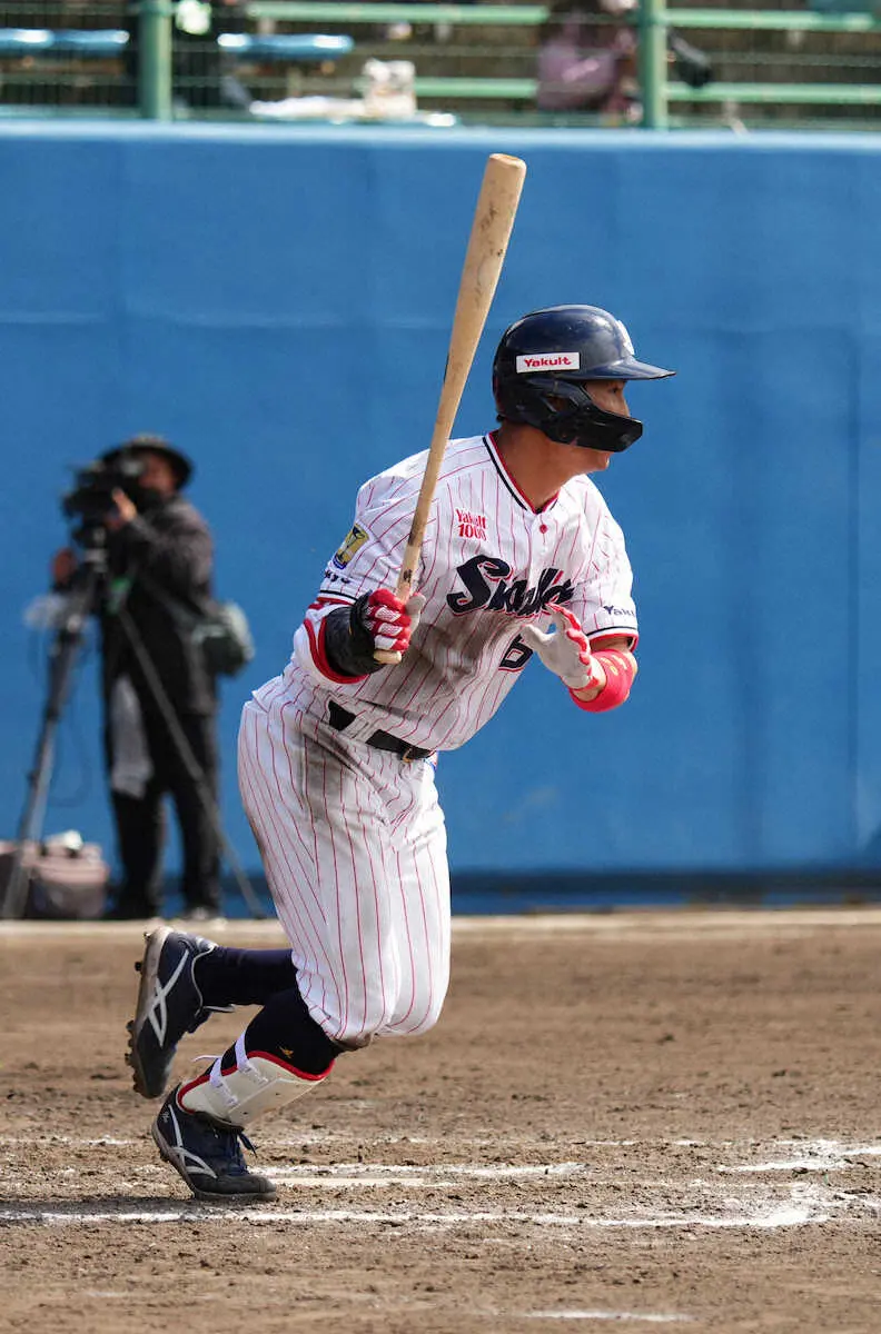 【画像・写真】ヤクルトの苦労人・松本友が2安打1打点と躍動！5年目で初の囲み取材に「こんな感じで大丈夫ですか？」