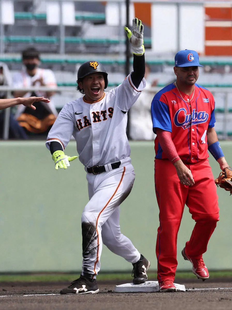 【画像・写真】巨人　初対外試合は熱男節でスタート　円陣声出し「ジャキン！ジャキン！ジャキン！」