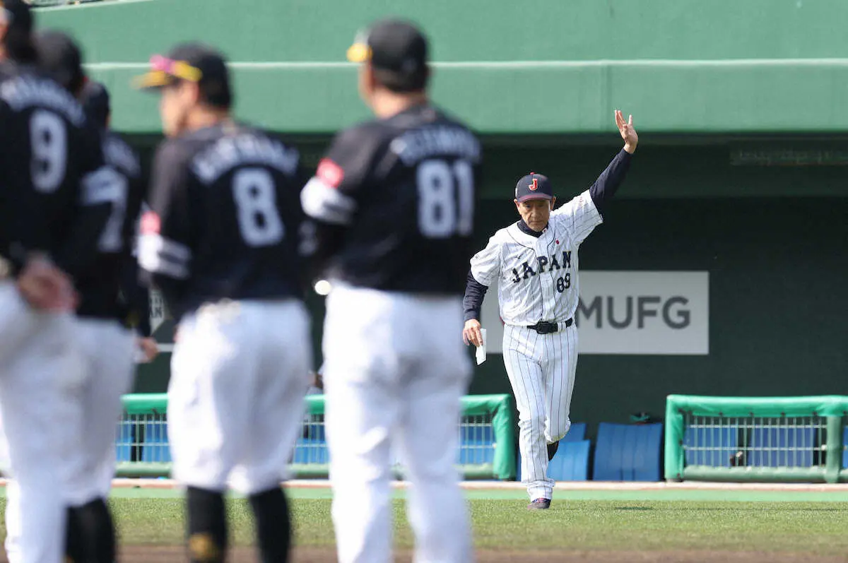 【画像・写真】【侍ジャパン】栗山監督　初陣飾る　160キロ台連発の佐々木朗絶賛「こっちで見てても圧倒されるような」