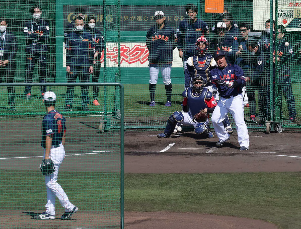 【画像・写真】ライブBPでダルビッシュと対戦し内野ゴロに倒れる山川（撮影・岡田　丈靖）